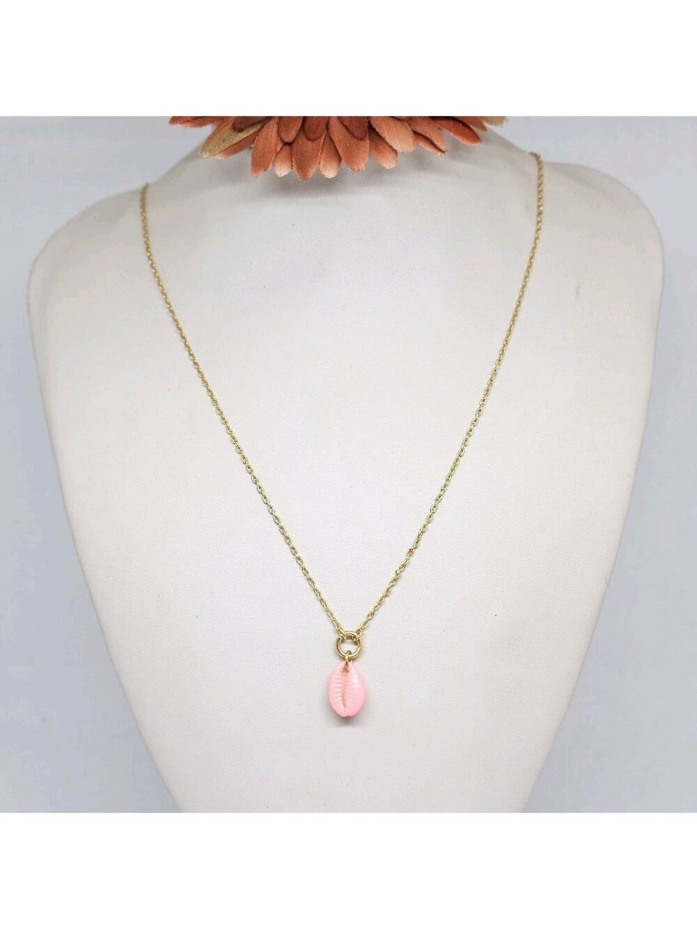 Madewell Pink Cowrie Shell Pendant Necklace Gold Tone Chain Boho Coastal Jewelry
